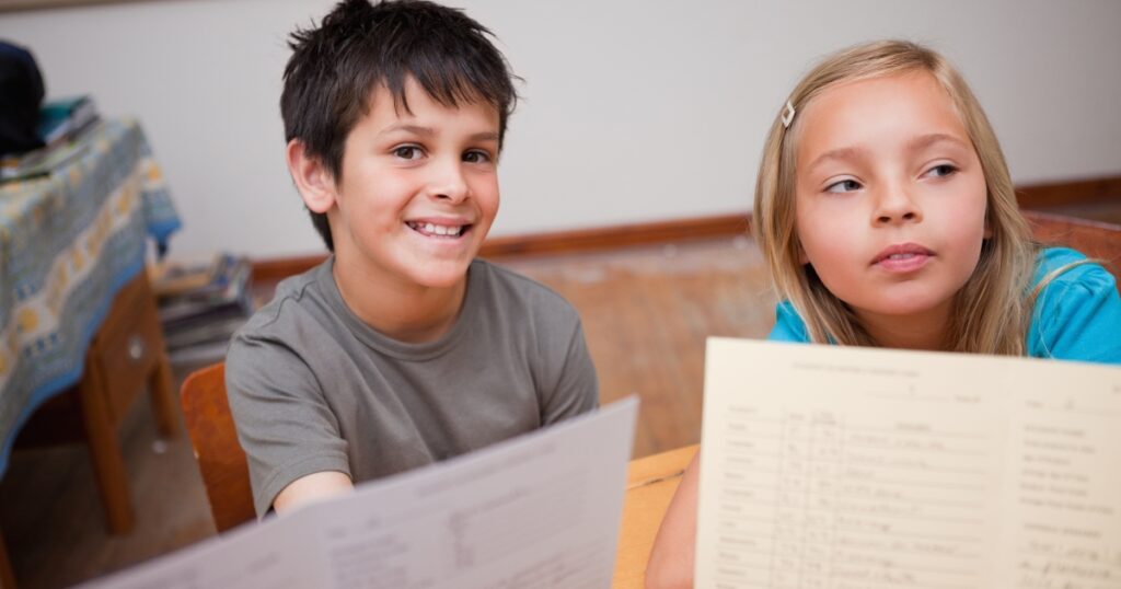 O Papel do Boletim Escolar no Sucesso Acadêmico dos Alunos